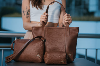 TRIO EN CUERO DAMA VELEZ